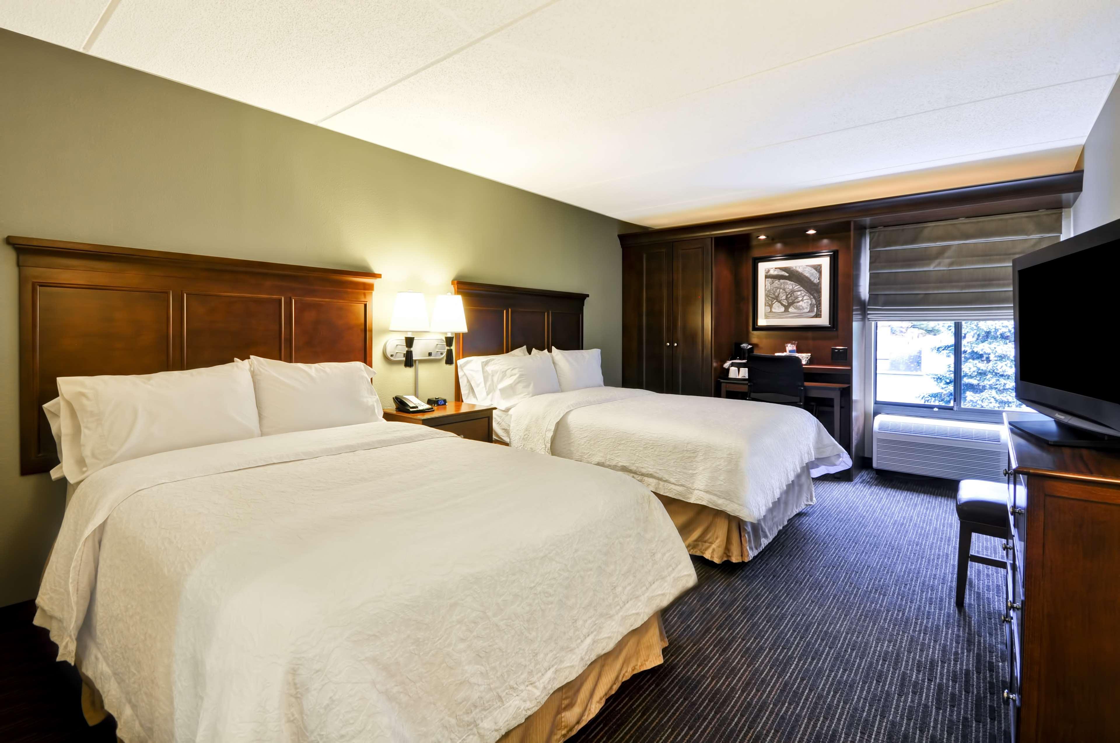 Hampton Inn Cleveland-Westlake Exterior photo